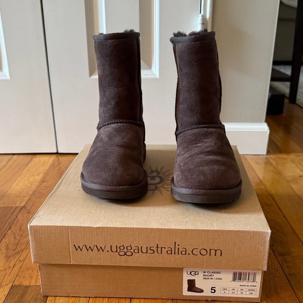 UGG Classic Chocolate Brown Boots - like new!!!